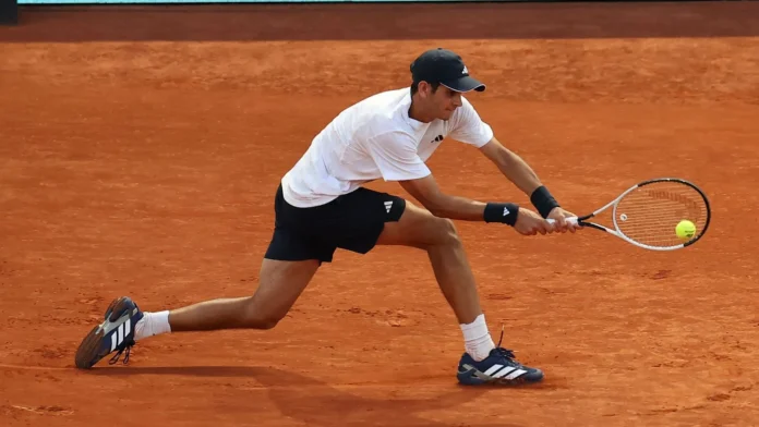 Rafa Jódar, protagonista del tenis español en 2026 Rafa Jódar durante un partido de tenis en 2026