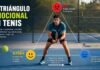 El triángulo emocional: la herramienta mental que ayuda al tenista a recuperar el control durante un partido Tenista realizando un ejercicio de entrenamiento mental basado en el triángulo emocional para mejorar la gestión de las emociones durante la competición.