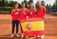 España celebra un oro y una plata en el Europeo Sub’16 Selección española Sub’16 femenina de tenis con sus medallas y la bandera de España