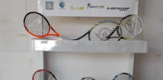 San Lorenzo de El Escorial reúne una colección inédita de raquetas de tenis en miniatura Exposición de raquetas de tenis en miniatura en San Lorenzo de El Escorial