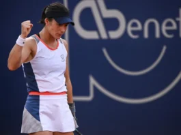 Alicia Herrero hace historia en Valencia y alcanza las semifinales del BBVA Open Alicia Herrero celebra su clasificación para las semifinales del BBVA Open Internacional de Valencia.