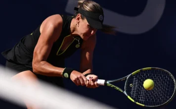 Andrea Lázaro avanza a cuartos y mantiene viva la esperanza española en Valencia Andrea Lázaro durante su participación en el BBVA Open Internacional de Valencia 2026.