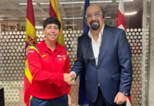 Carla Suárez renueva como capitana de España hasta 2029 Carla Suárez y Miguel Díaz Román durante la renovación de la capitana de España hasta 2029