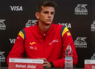 Rafa Jódar descubre su valentía en su salto a la élite del tenis Rafa Jódar antes de su debut con España en la Copa Davis 2026
