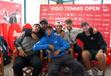 La lluvia pone a prueba al Vigo Tennis Open, que mantiene el pulso competitivo Jugadores italianos del Vigo Tennis Open durante la espera por la lluvia