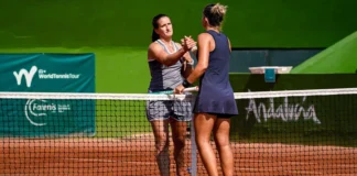 Tres españolas se meten en cuartos de la Copa Nadia en un día agridulce para el tenis andaluz Jugadoras saludandose al finalizar un partido en la Copa Nadia Sevilla ITF W35.