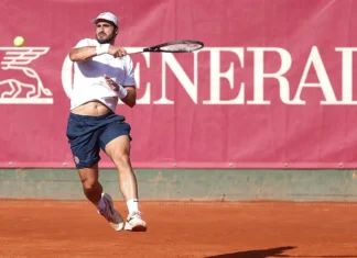 El CT Chamartín sorprende al CT Valencia y se mete en las semifinales del Campeonato de España Jugador del CT Chamartín durante el Campeonato de España Generali masculino por equipos 2026 Copiar ALT