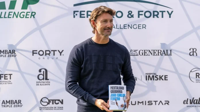 Juan Carlos Ferrero presenta su libro Mentalidad ganadora en Villena.