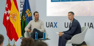 Rafa Nadal comparte con los universitarios su visión del esfuerzo y el legado Rafa Nadal durante la inauguración del curso 2026-2027 de la Escuela Universitaria UAX Rafa Nadal.